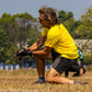 Stéphane Marguerite en action lors des Championnats du Monde de boomerang 2026 en Indonésie, maillot jaune, avec un rattrapage