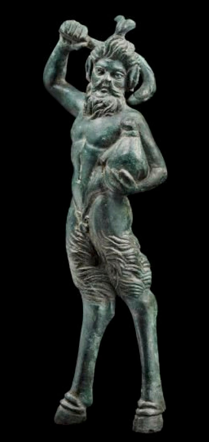 figurine grec avec lagobolon