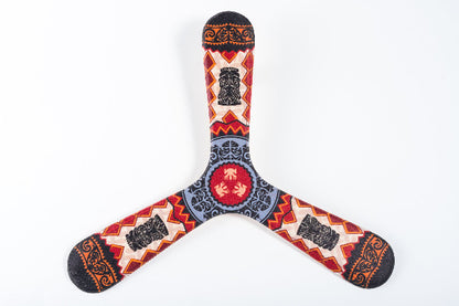 Boomerang tripale Hawaii en bois, motifs tiki et tribal rouge noir, jouet de lancer